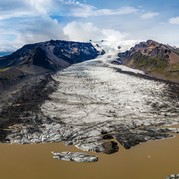 photo of kviarjokull glacier in vatnajokull national park iceland